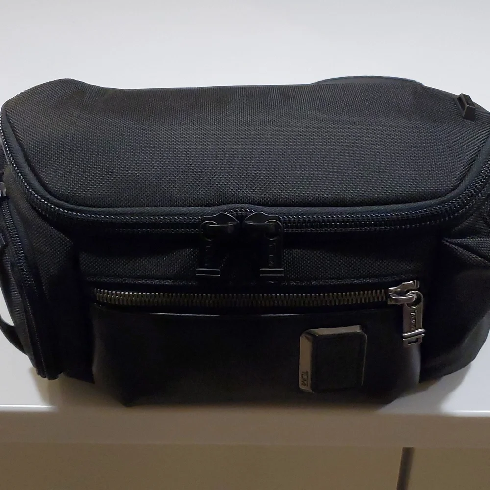 Tumi Alpha Black Ballistic Nylon & Leather Bravo Kelley Sling Bag